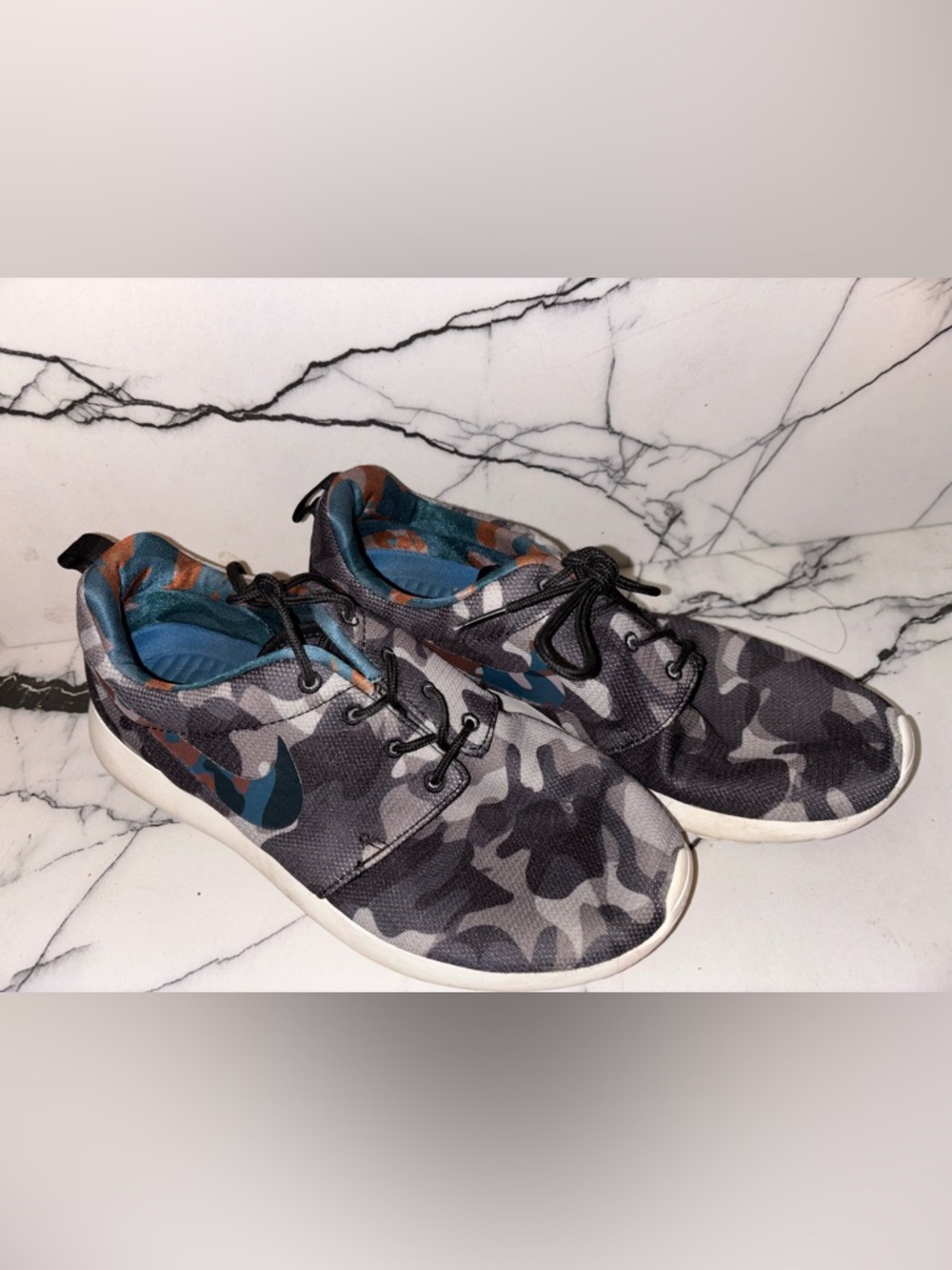 Nike Women's Roshe One Black/Grey Camo 599432-040 Running Shoes Size 9 US